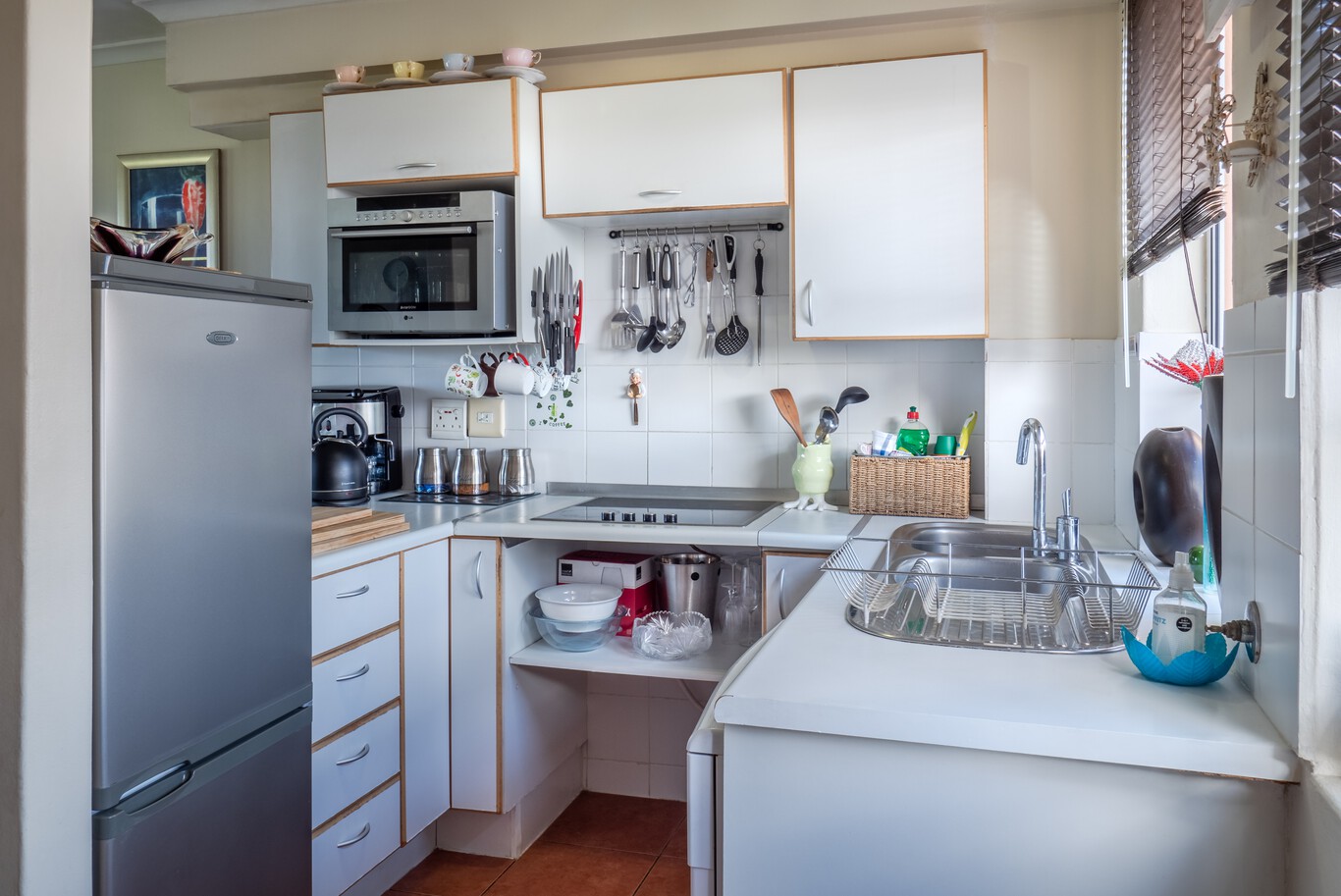 Organizar espacios pequeños con soluciones caseras
